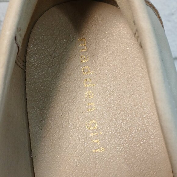 WOMENS MADDEN GIRL SUEDE PLATFORM PENNY LOAFERS CREAM COLOR NWOT SIZE 10 - Picture 2 of 9
